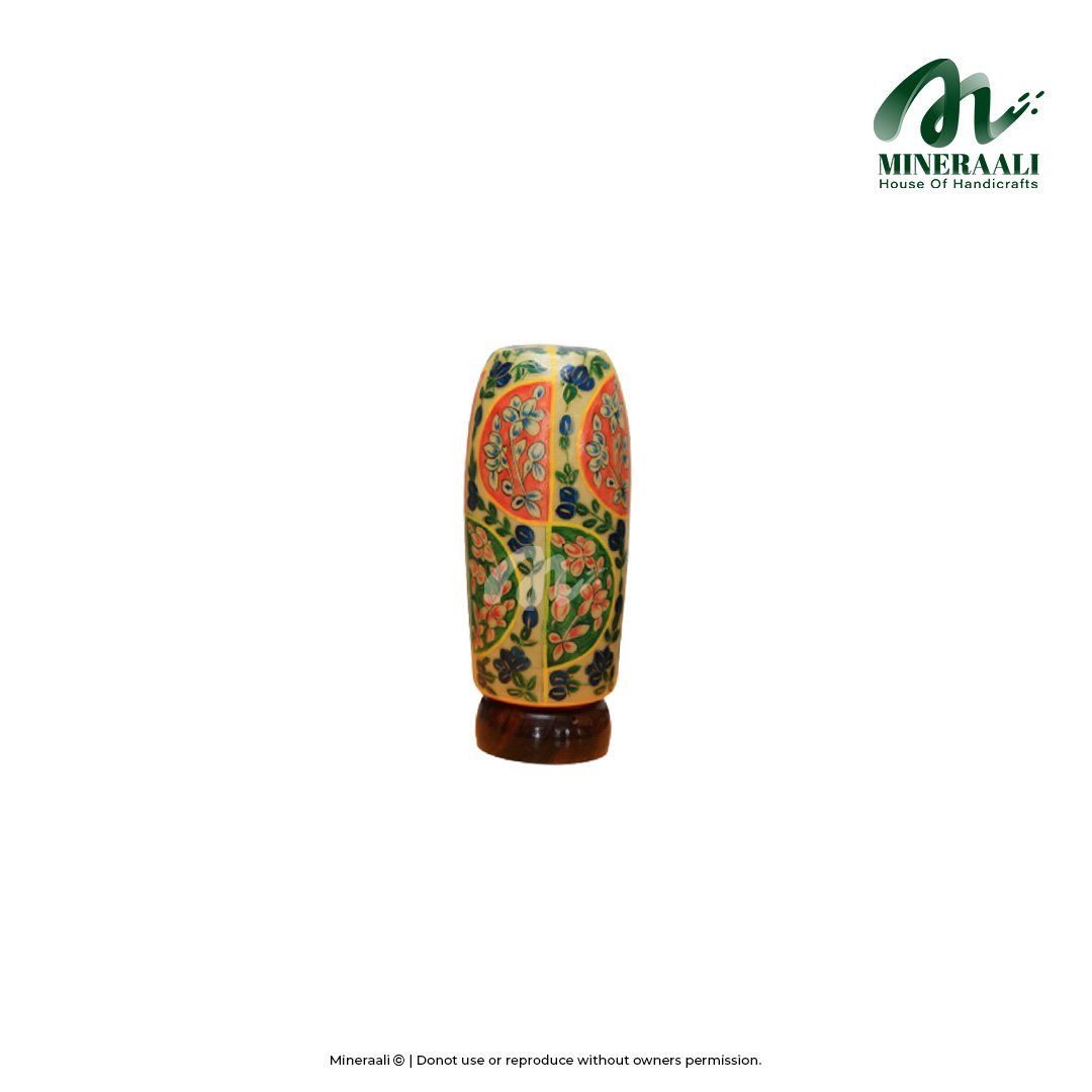 Mineraali | Camel Skin Floral Pattern Bottle Lamp