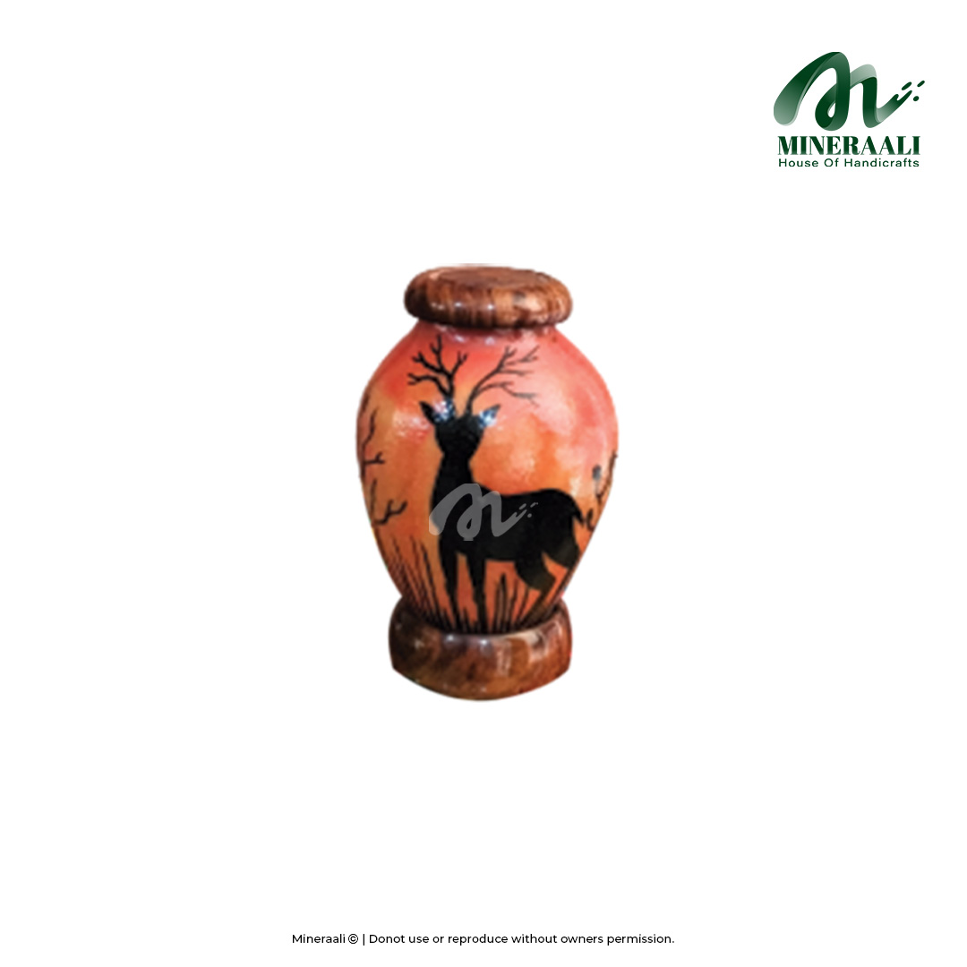 Mineraali | Camel Skin Reindeer Round Bottle Lamp