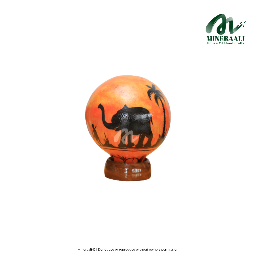 Mineraali | Camel Skin Majestic Black Elephant Globe Lamp