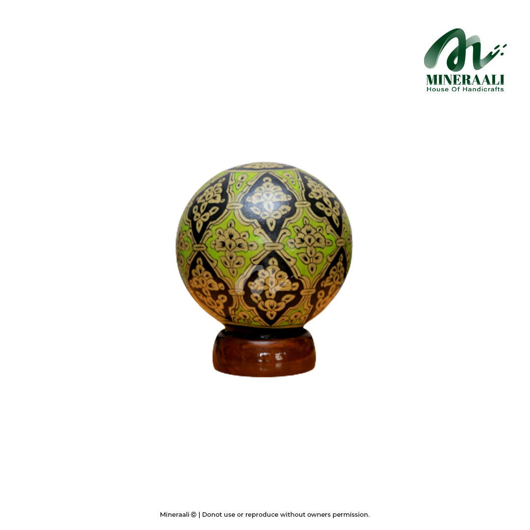 Mineraali | Camel Skin Black Green Pattern Globe Lamp