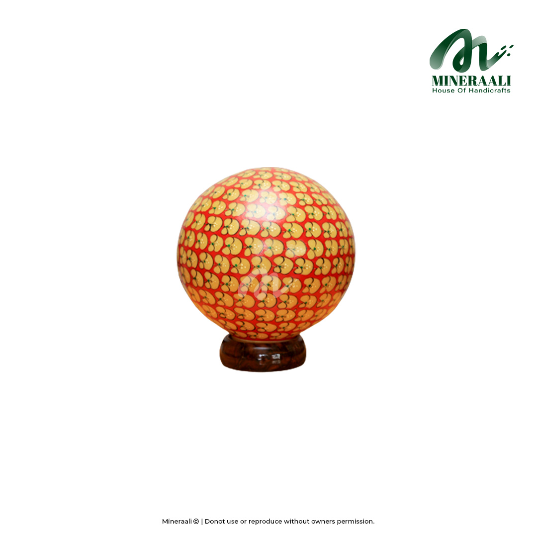 Mineraali | Camel Skin Multi Pattern Red Globe Lamp