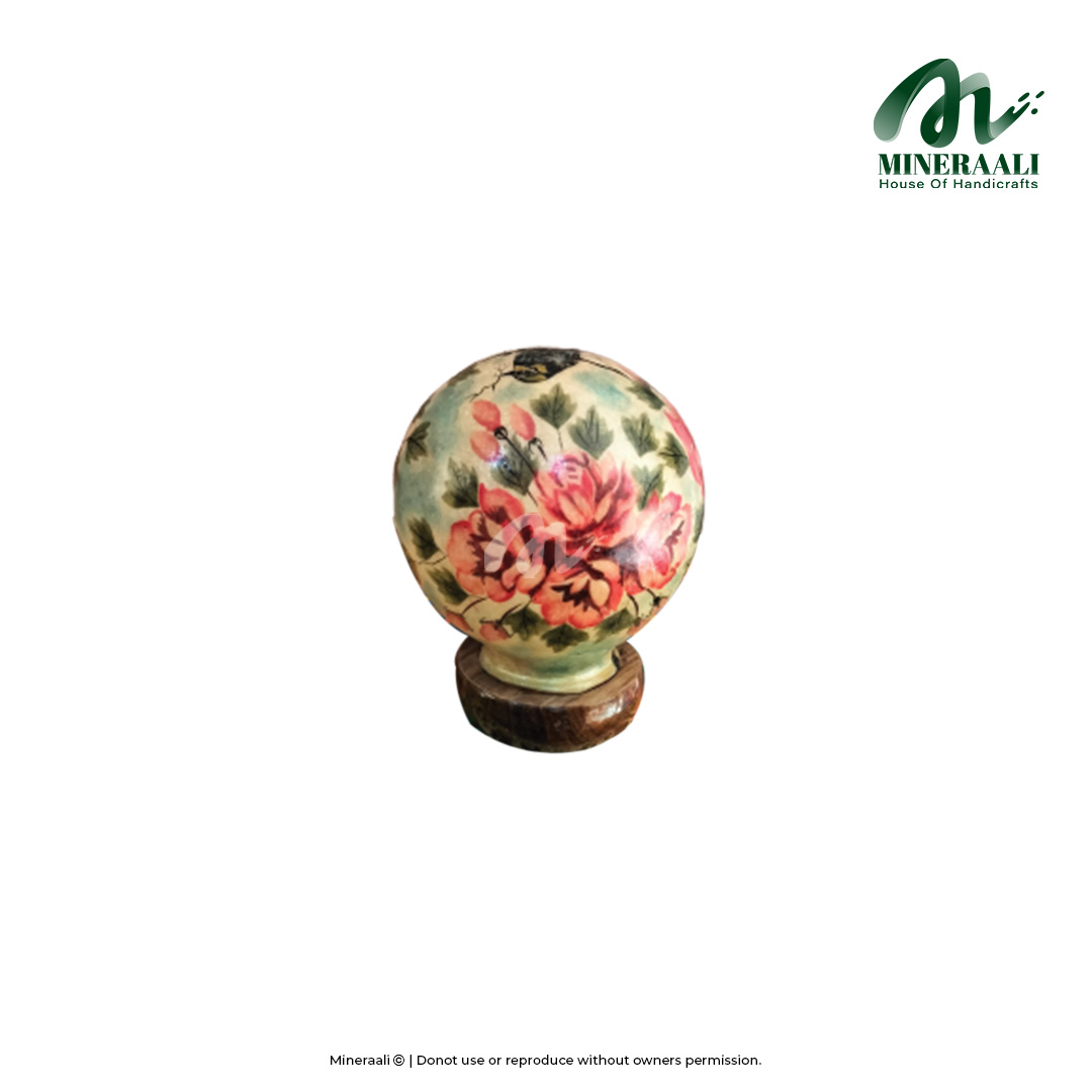Mineraali | Camel Skin Pink Flower Globe Lamp