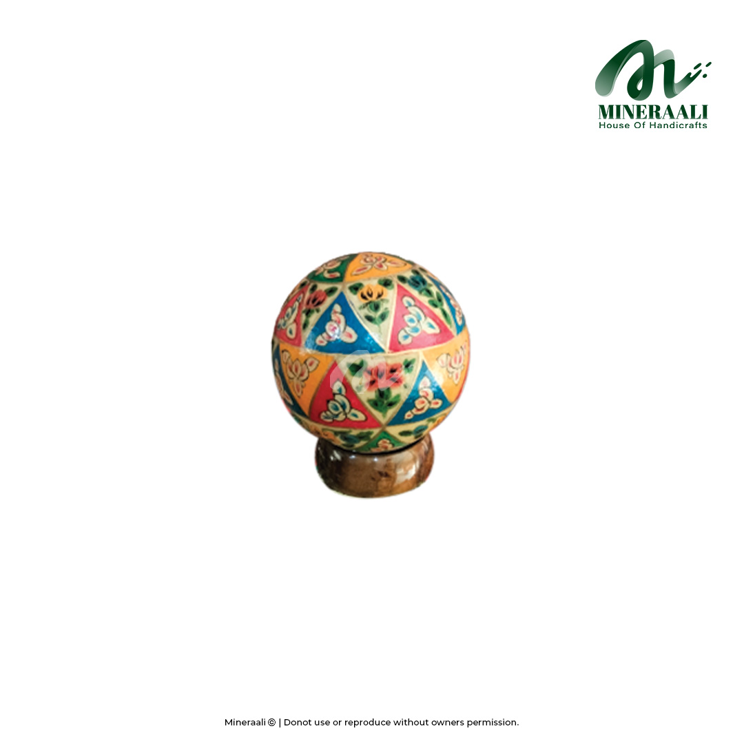 Mineraali | Camel Skin Multi Pattern Globe Lamp