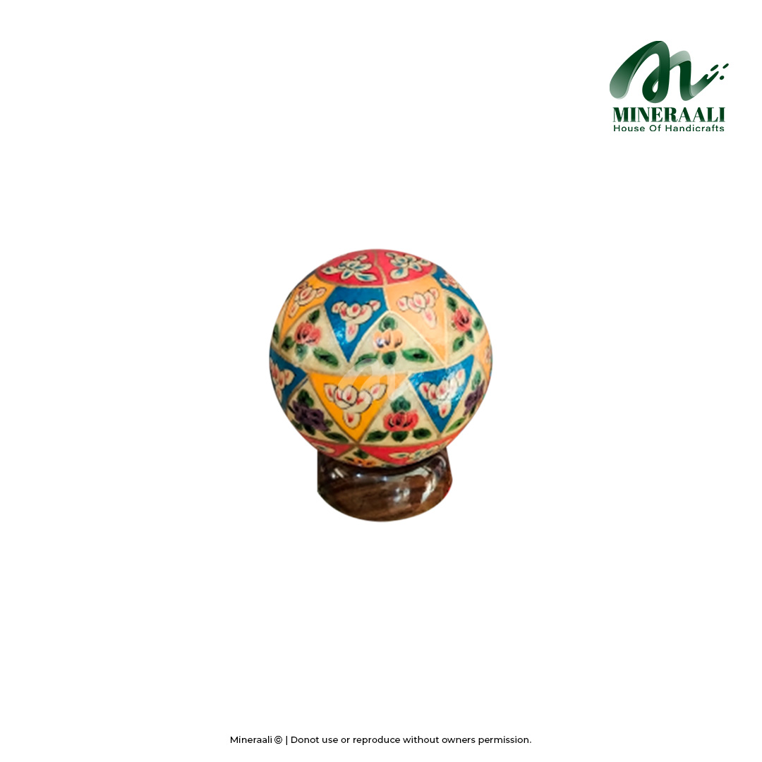 Mineraali | Camel Skin Multi Pattern Globe Lamp