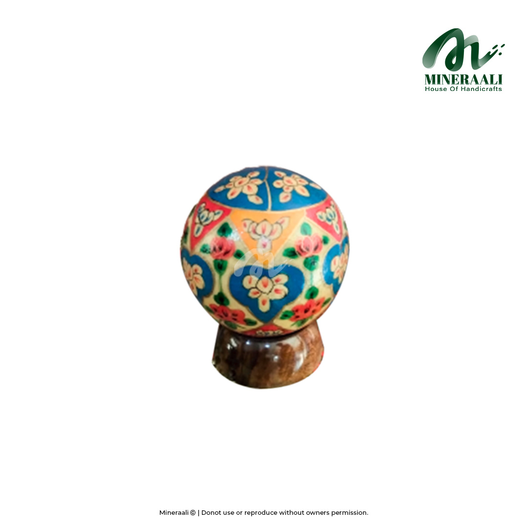 Mineraali | Camel Skin Multi Patch Flower Globe Lamp