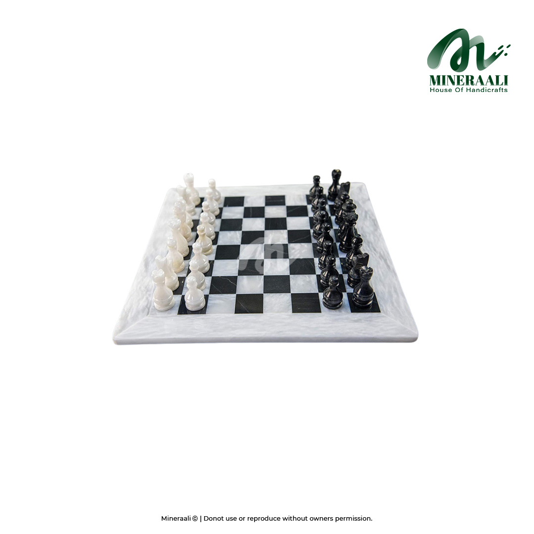 Mineraali | Multi White & Black Onyx Chess Board