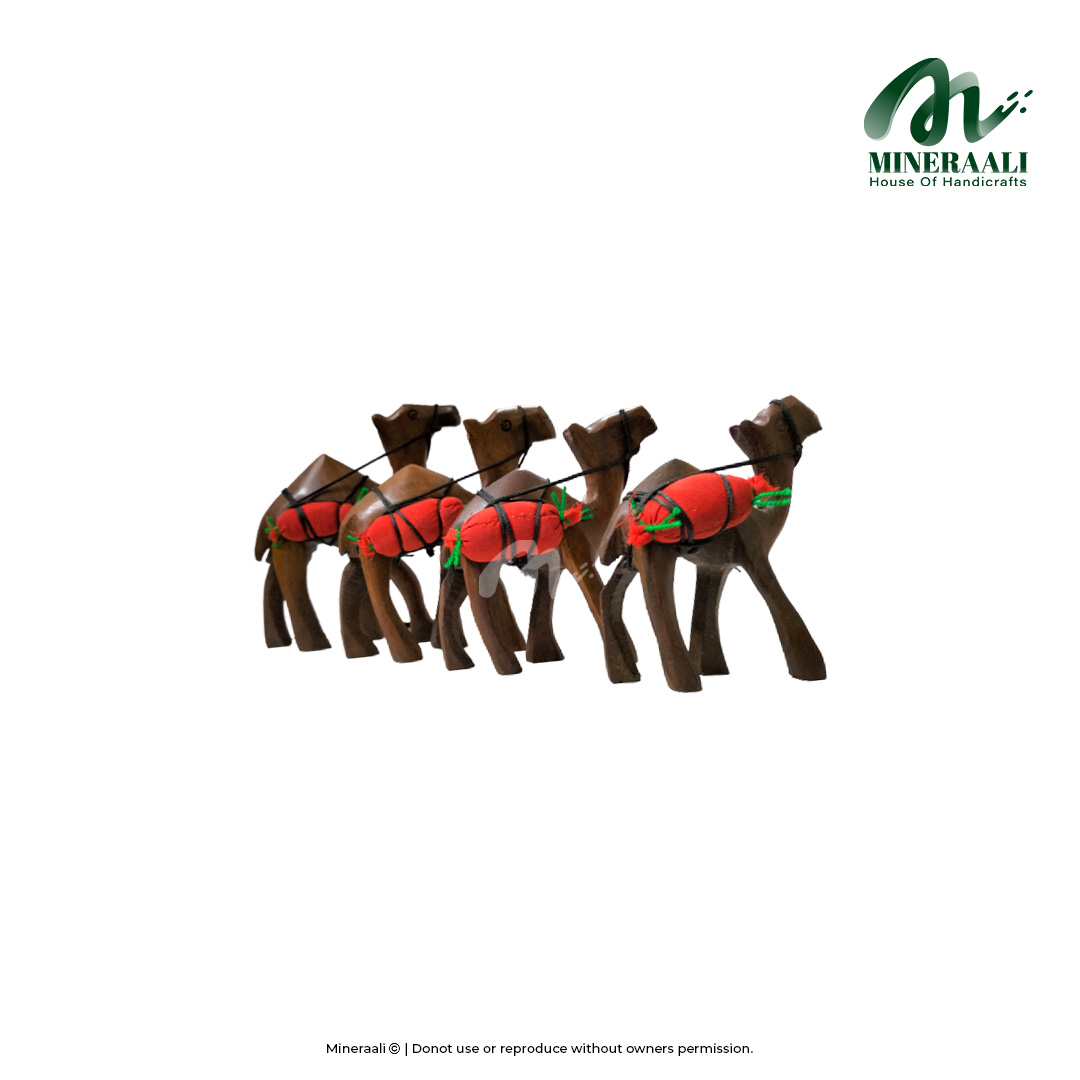 Mineraali | Hand Crafted Wooden Camel Set With Luggage