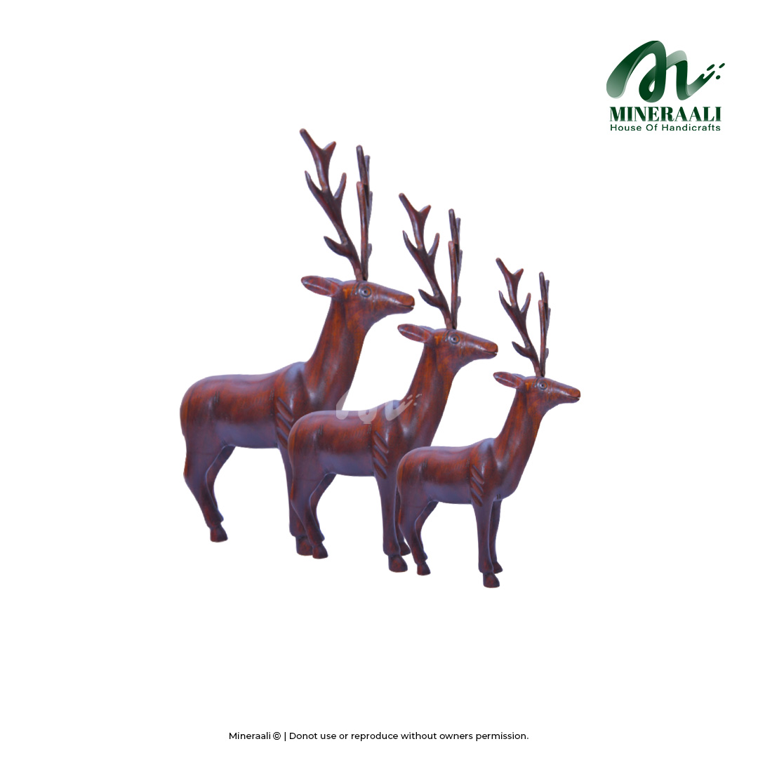 Mineraali | Hand Crafted Wooden Standing Reindeer Set